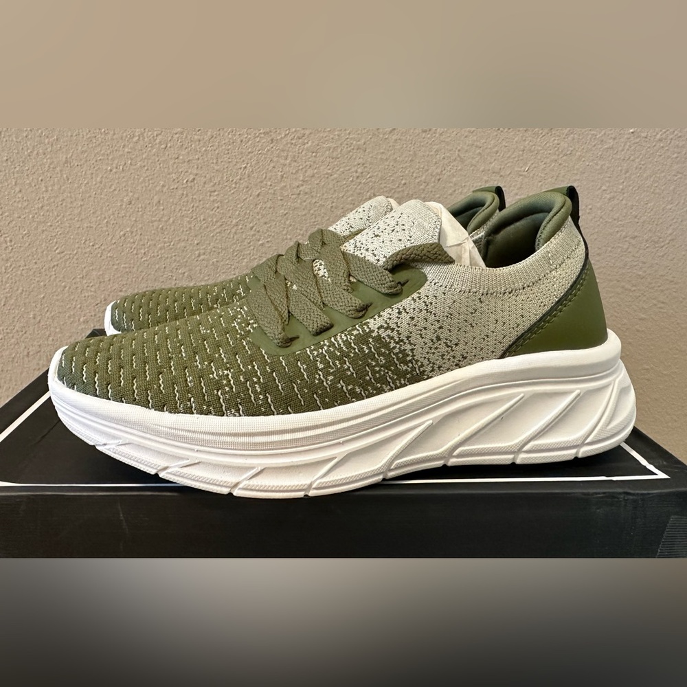 J/Slides Sneakers/Running Shoe - NIB